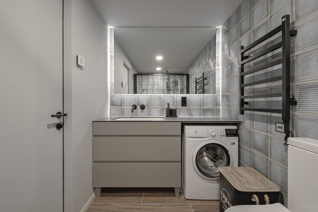 Ivis House Modern Apartment In Vilnius Old Town With Balcony Exterior foto