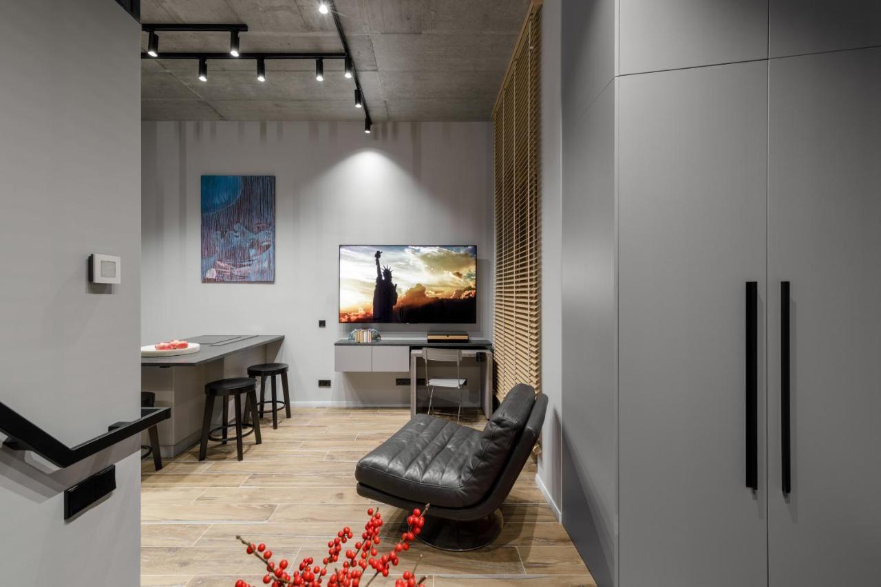 Ivis House Modern Apartment In Vilnius Old Town With Balcony Exterior foto