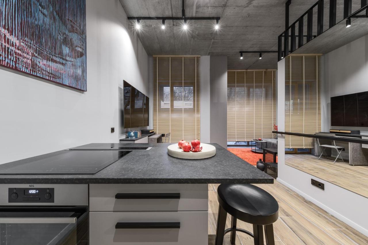 Ivis House Modern Apartment In Vilnius Old Town With Balcony Exterior foto
